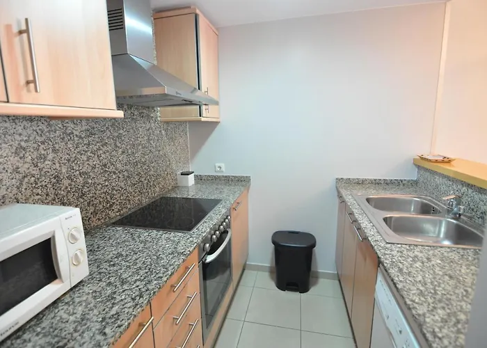 アパート Rnet - Mileni 27 *